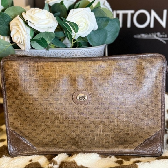 Gucci Gold Logo Pendant Necklace with Box/Dust Bag – Limited Snake Packaging - Picture 4 of 9